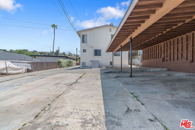 945 N Ditman Avenue, Los Angeles, CA 90063