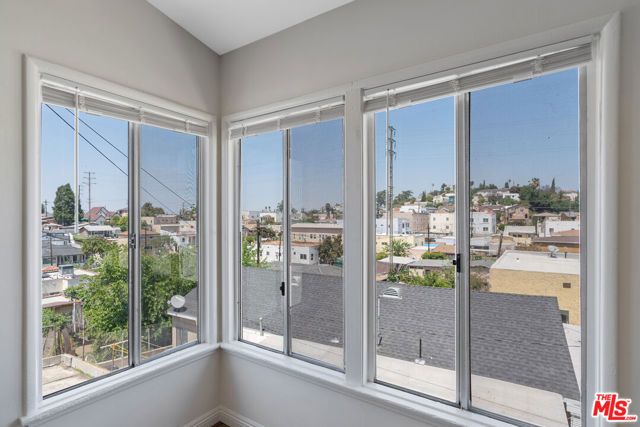 945 N Ditman Avenue, Los Angeles, CA 90063