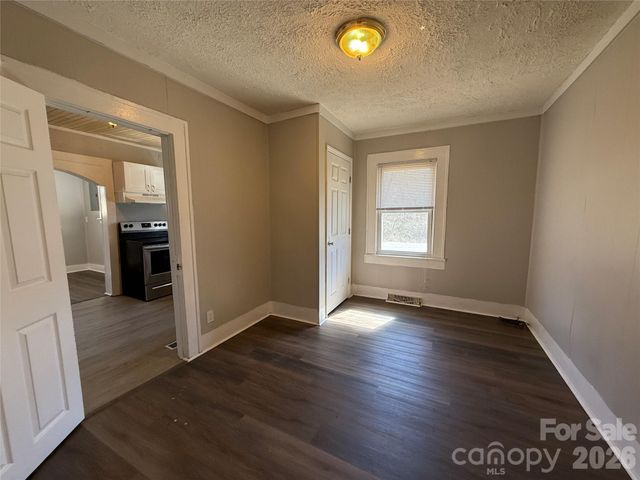 40 Little Knob Road, Asheville, NC 28803