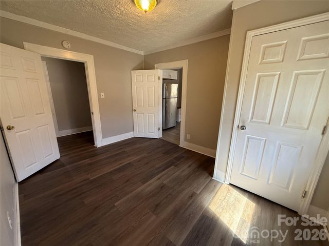 40 Little Knob Road, Asheville, NC 28803