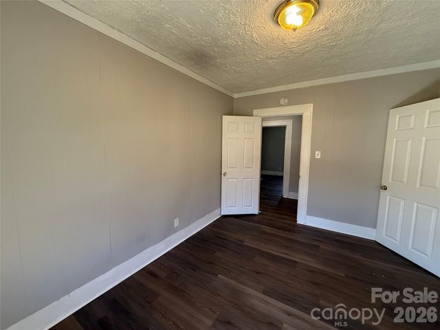 40 Little Knob Road, Asheville, NC 28803