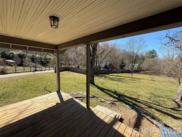 40 Little Knob Road, Asheville, NC 28803