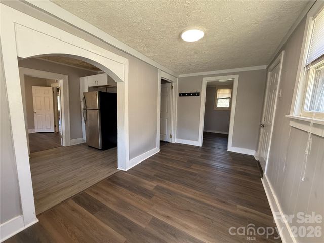 40 Little Knob Road, Asheville, NC 28803