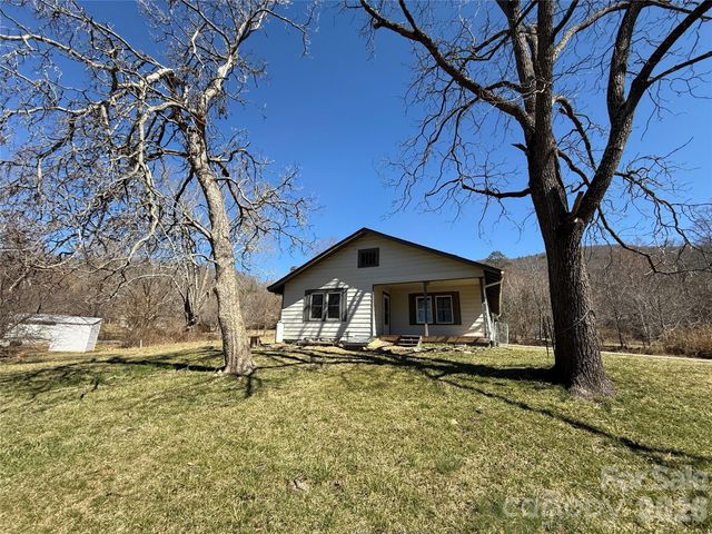 40 Little Knob Road, Asheville, NC 28803