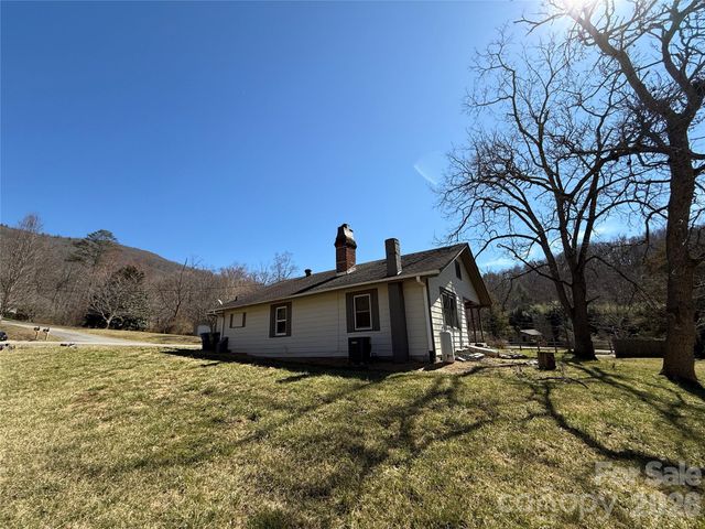40 Little Knob Road, Asheville, NC 28803
