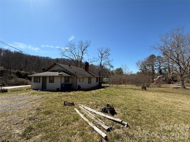 40 Little Knob Road, Asheville, NC 28803