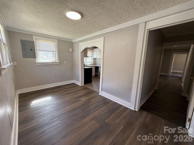 40 Little Knob Road, Asheville, NC 28803