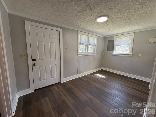 40 Little Knob Road, Asheville, NC 28803