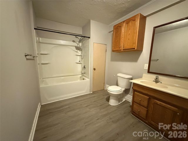 40 Little Knob Road, Asheville, NC 28803