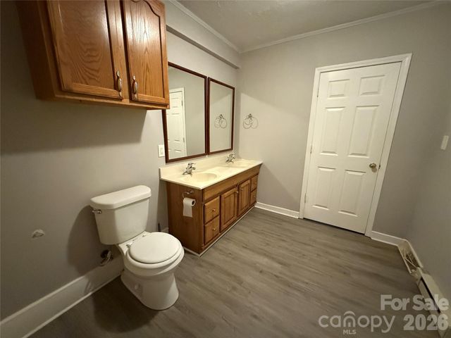 40 Little Knob Road, Asheville, NC 28803