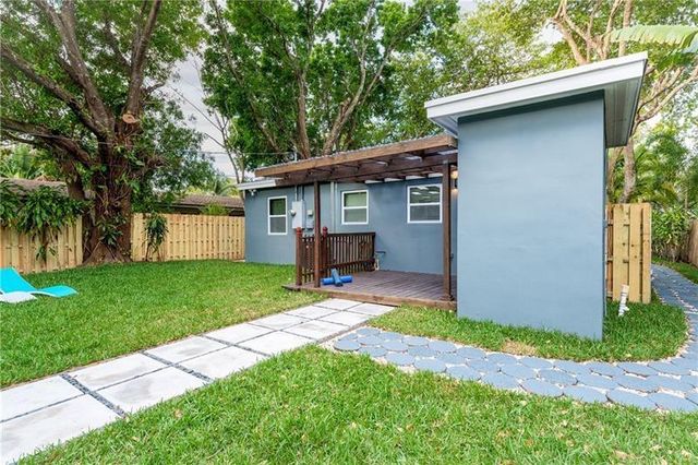 628 SW 14th Ter, Fort Lauderdale, FL 33312