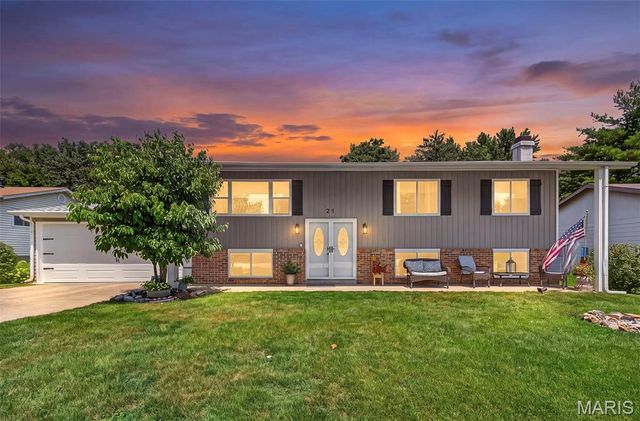 21 Gary Glen Drive, St Peters, MO 63376