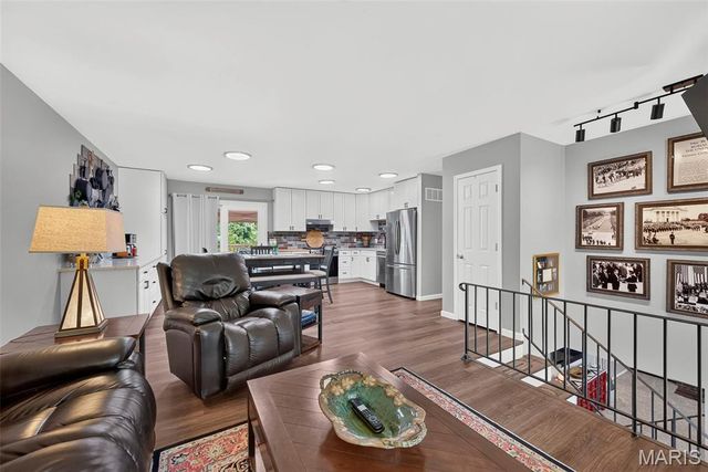 21 Gary Glen Drive, St Peters, MO 63376