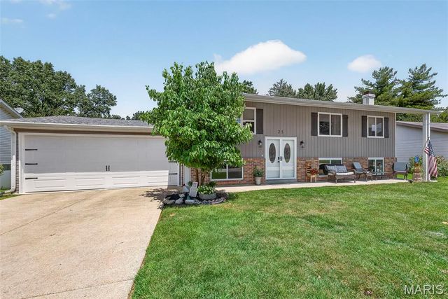 21 Gary Glen Drive, St Peters, MO 63376