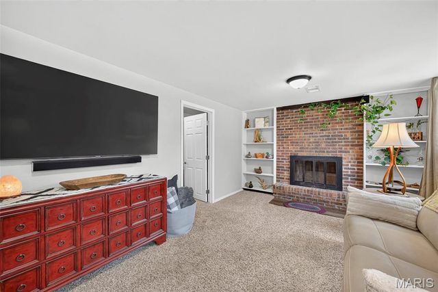 21 Gary Glen Drive, St Peters, MO 63376