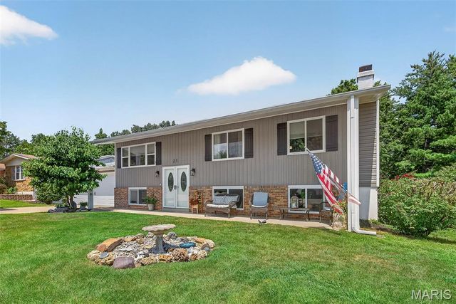21 Gary Glen Drive, St Peters, MO 63376