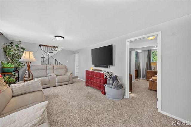 21 Gary Glen Drive, St Peters, MO 63376