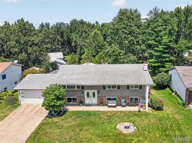 21 Gary Glen Drive, St Peters, MO 63376