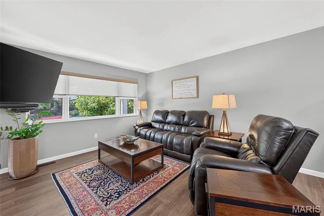 21 Gary Glen Drive, St Peters, MO 63376