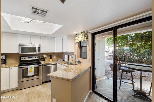 16739 E EL LAGO Boulevard 103, Fountain Hills, AZ 85268