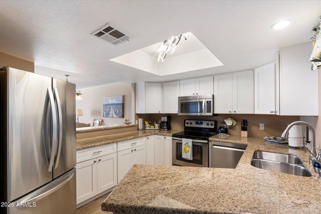 16739 E EL LAGO Boulevard 103, Fountain Hills, AZ 85268