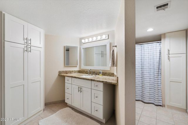 16739 E EL LAGO Boulevard 103, Fountain Hills, AZ 85268