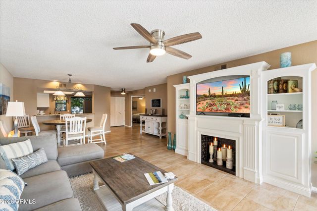 16739 E EL LAGO Boulevard 103, Fountain Hills, AZ 85268