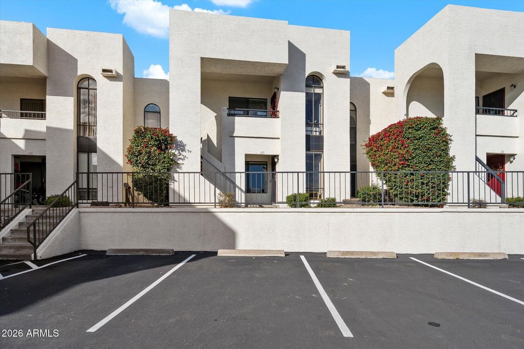 16739 E EL LAGO Boulevard 103, Fountain Hills, AZ 85268