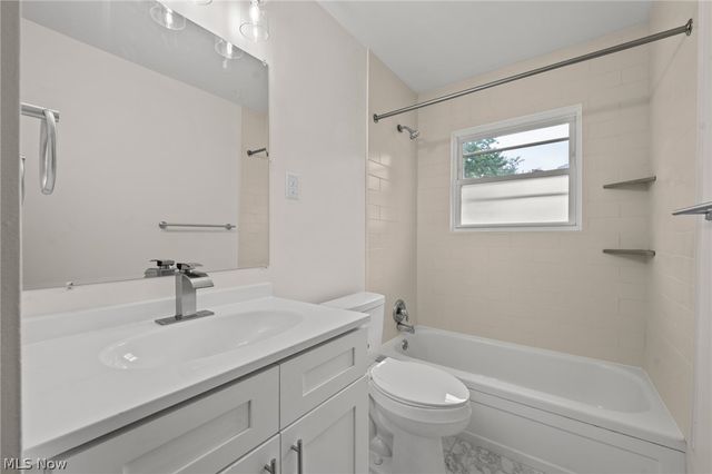 4138 Genevieve Boulevard, Stow, OH 44224