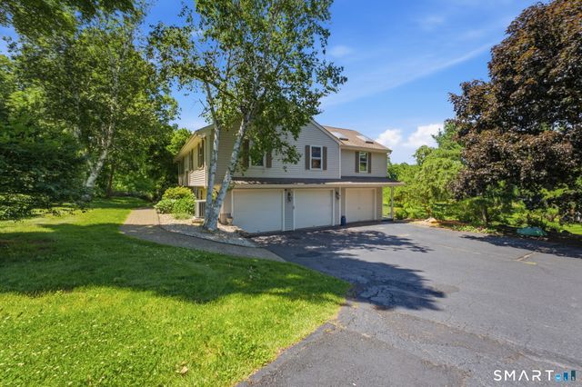 1512 Country Club Road, Middletown, CT 06457