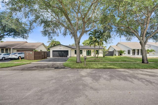 5112 SW 87th Avenue, Cooper City, FL 33328
