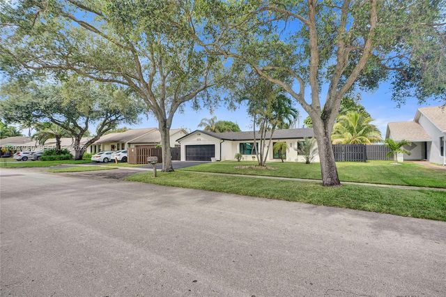 5112 SW 87th Avenue, Cooper City, FL 33328