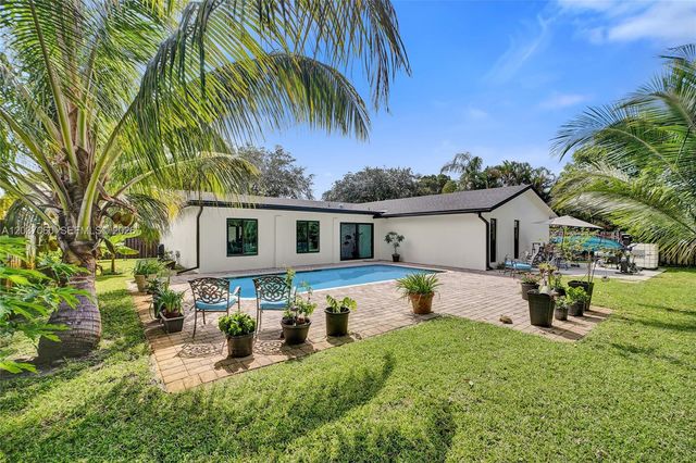 5112 SW 87th Avenue, Cooper City, FL 33328