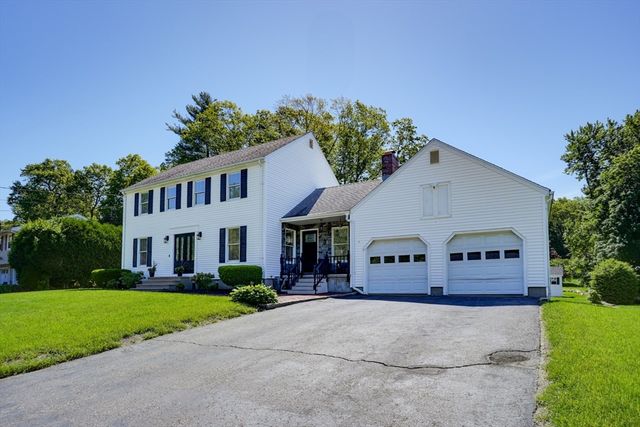 13 Woodland Dr, Hudson, MA 01749