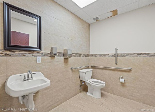 13530 Michigan Avenue 242, Dearborn, MI 48126