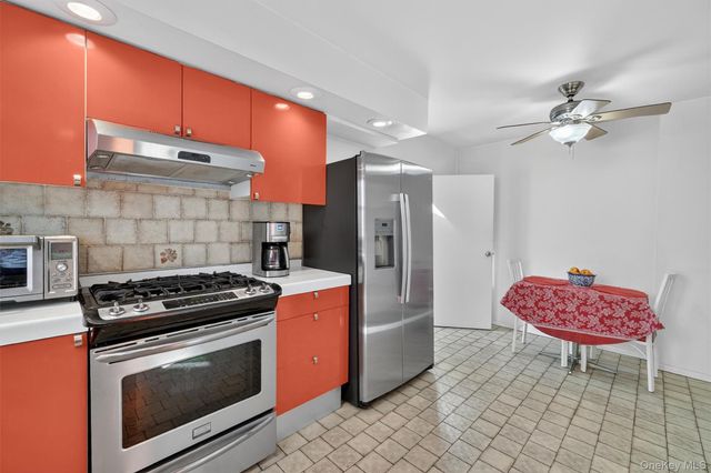 2727 Matthews Avenue, Bronx, NY 10467