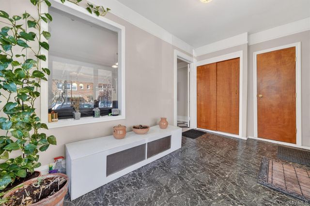 2727 Matthews Avenue, Bronx, NY 10467