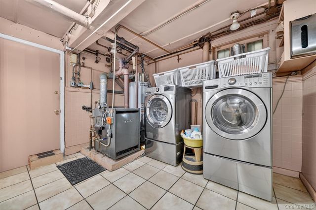 2727 Matthews Avenue, Bronx, NY 10467