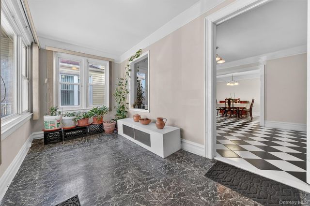 2727 Matthews Avenue, Bronx, NY 10467