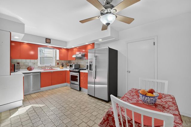 2727 Matthews Avenue, Bronx, NY 10467