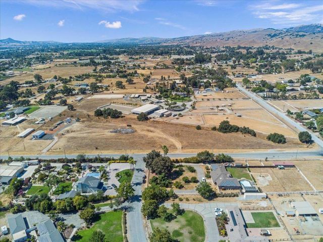 2055 Rucker Avenue, Gilroy, CA 95020