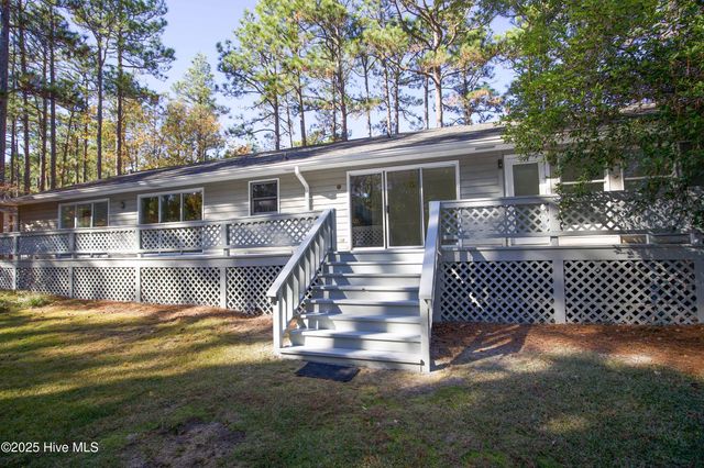 150 Pebble Beach Place, Southern Pines, NC 28387