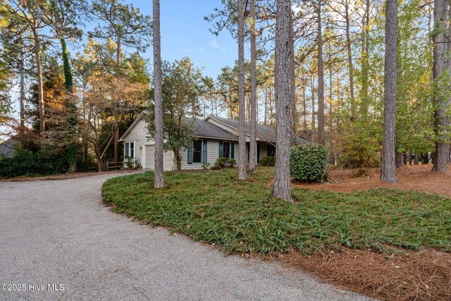 150 Pebble Beach Place, Southern Pines, NC 28387
