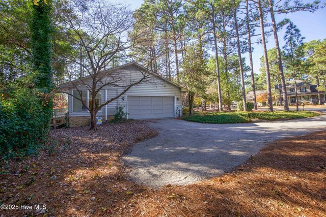 150 Pebble Beach Place, Southern Pines, NC 28387