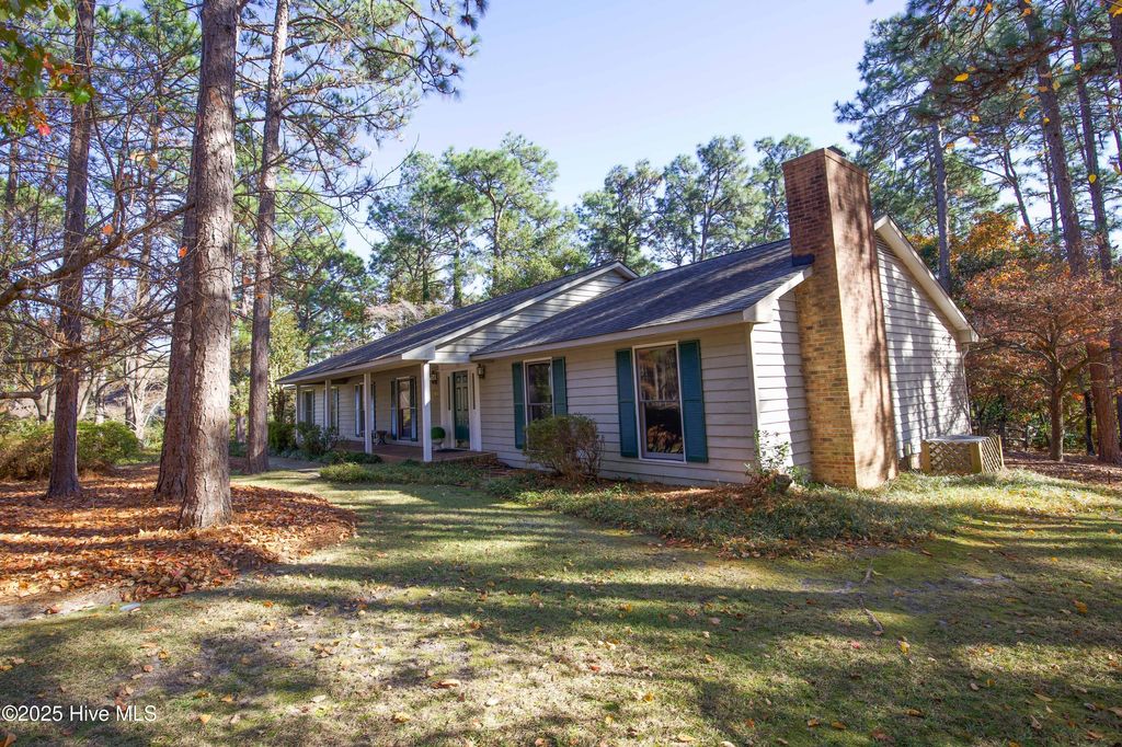 150 Pebble Beach Place, Southern Pines, NC 28387