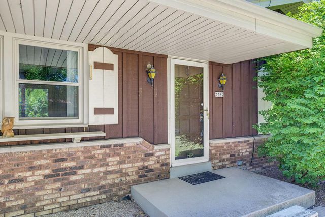 9069 N Maura LANE, Brown Deer, WI 53223