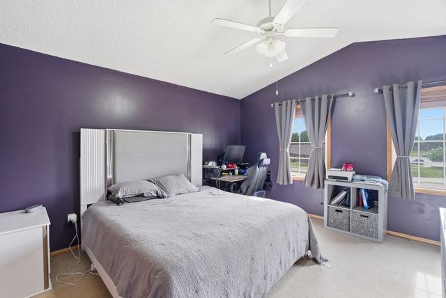 822 Red Hawk Way SE, Altoona, IA 50009