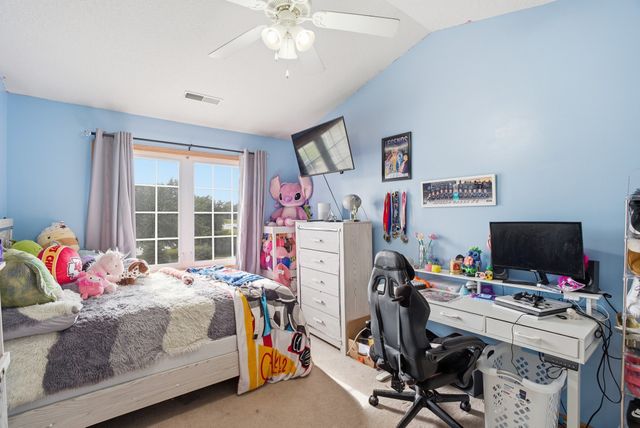 822 Red Hawk Way SE, Altoona, IA 50009