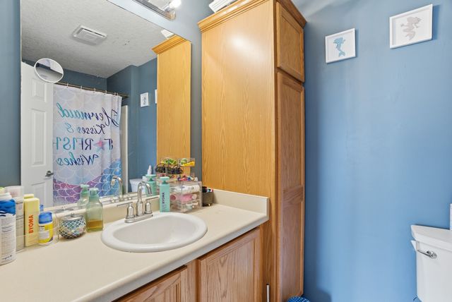 822 Red Hawk Way SE, Altoona, IA 50009