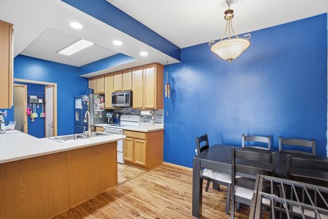 822 Red Hawk Way SE, Altoona, IA 50009